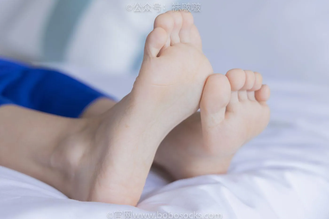 [BoBoSocks袜啵啵]NO.039 小奶熊-校服、vans帆布鞋、短白棉袜、裸足 [154P]插图1